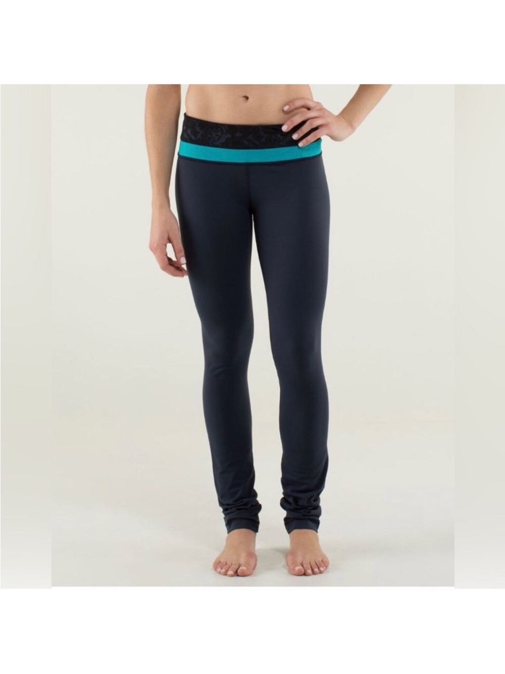 Lululemon Skinny Groove Pant Full-On Luon Size 4